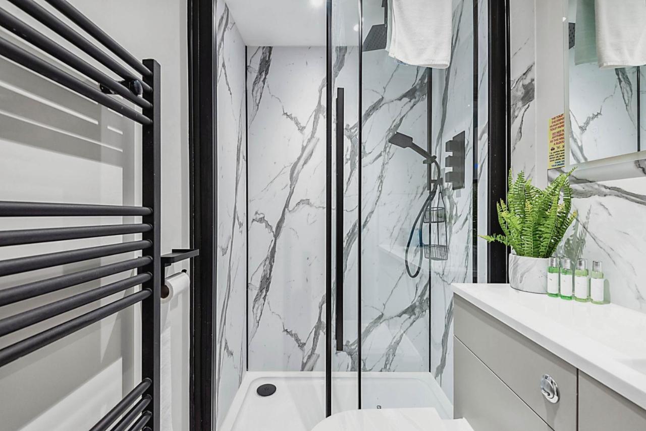 The Burton Penthouse By Fortuna Property كيلتنهام المظهر الخارجي الصورة