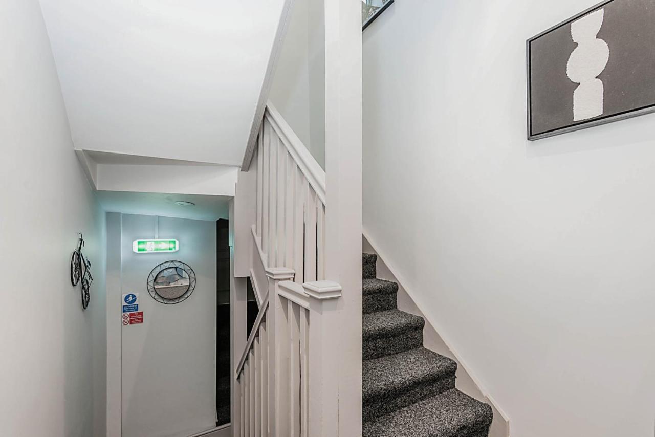 The Burton Penthouse By Fortuna Property كيلتنهام المظهر الخارجي الصورة