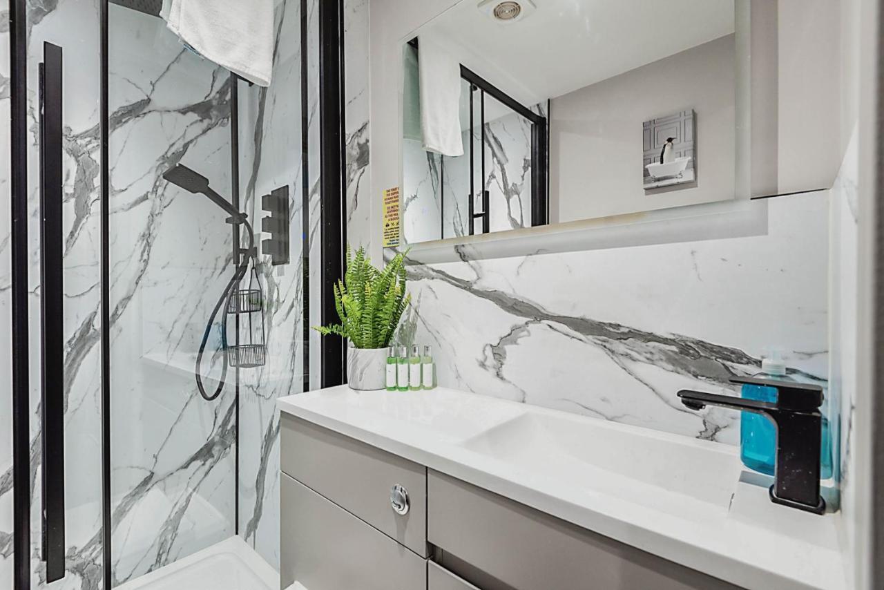 The Burton Penthouse By Fortuna Property كيلتنهام المظهر الخارجي الصورة